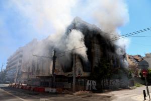 Πυρκαγιά σε κτίριο στον Πειραιά