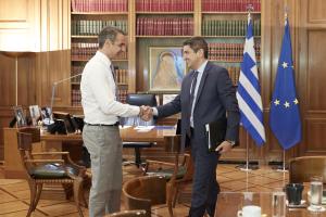 Κυριάκος Μητσοτάκης και Λευτέρης Αυγενάκης στο Μέγαρο Μαξίμου