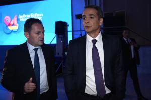 Στέλιος Πέτσας και Κυριάκος Μητσοτάκης