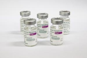 Φιαλίδια του εμβολίου AstraZeneca