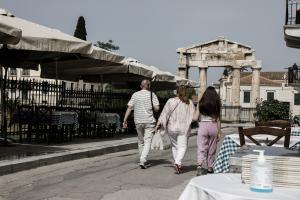 ΛΟΚΝΤΑΟΥΝ ΚΟΡΩΝΟΙΟΣ