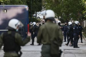 ΜΑΤ και αστυνομικοί