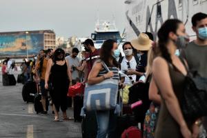 Τουρίστες σε καράβι