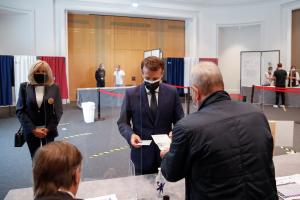 ΓΑΛΛΙΑ ΠΕΡΙΦΕΡΕΙΑΚΕΣ ΕΚΛΟΓΕΣ ΜΑΚΡΟΝ