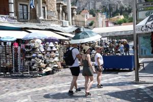 Τουρίστες στο Μοναστηράκι