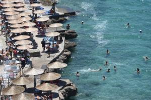 ZEΣΤΗ ΚΑΥΣΩΝΑΣ ΘΑΛΑΣΣΑ ΜΠΑΝΙΟ ΚΑΙΡΟΣ