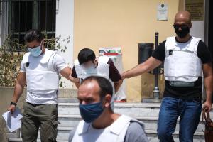 Ο γυναικοκτόνος του εγκλήματος στη Δάφνη στα δικαστήρια