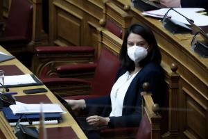 Η Νίκη Κεραμέως στη Βουλή