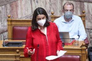 Η Νίκη Κεραμέως στη Βουλή
