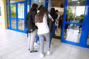 Μαθητές ετοιμάζομαι να δώσουν πανελλαδικές εξετάσεις