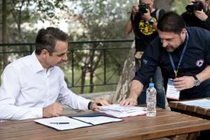 Κυριάκος Μητσοτάκης και Νίκος Χαρδαλιάς