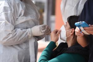 Κλιμάκιο του ΕΟΔΥ κάνει rapid test στην Αργολίδα