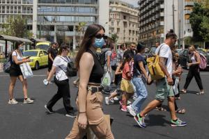 Κόσμος στο κέντρο της Αθήνας