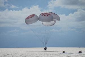 TOYΡΙΣΜΟΣ ΔΙΑΣΤΗΜΑ SPACEX