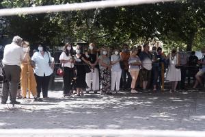 Λαϊκό προσκύνημα στον Μίκη Θεοδωράκη