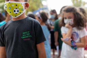 σχολείο μαθητές παιδιά μάσκες