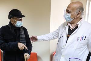 ΕΜΒΟΛΙΟ ΚΟΡΩΝΟΪΟΣ ΗΛΙΚΙΩΜΕΝΟΣ ΓΙΑΤΡΟΣ