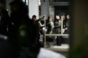 Αστυνομικοί στον εισαγγελέα Πειραιά