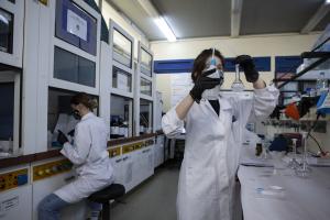 εργαστήριο επιστήμονες
