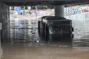 Εγκλωβισμός λεωφορείου στην Αθήνα