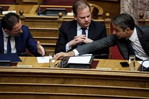 Στέλιος Πέτσας, Κώστας Καραμανλής και Κυριάκος Μητσοτάκης