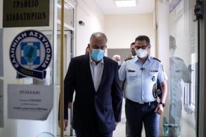 Ο Τάκης Θεοδωρικάκος στην αστυνομία