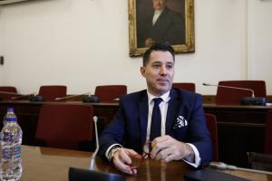 Μανιαδάκης