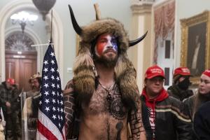 σαμάνος QAnon