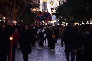 Κόσμος στην Ερμού