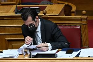 Ο Θάνος Πλεύρης στη Βουλή