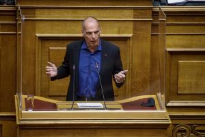 Ο Γιάνης Βαρουφάκης στη Βουλή