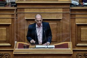 Ο Γιάνης Βαρουφάκης στη Βουλή