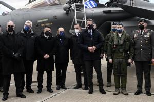 Ο Κυριάκος Μητσοτάκης κατά την παραλαβή των Rafale