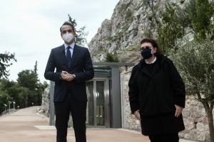 Μενδώνη Μητσοτάκης
