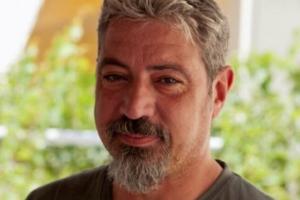 O Κώστας Κατσούλης πέθανε το 2014 μετά τον ξυλοδαρμό του από χούλιγκαν, οπαδούς του Ηροδότου.