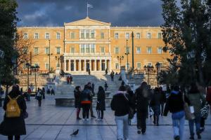 Κόσμος στο Σύνταγμα