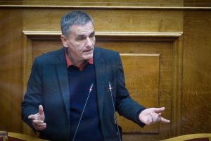 Ο Ευκλείδης Τσακαλώτος στη Βουλή