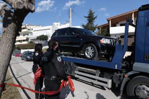 Το αυτοκίνητο του Γιώργου Καραϊβάζ