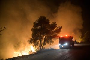 πυρκαγιά φωτιά νύχτα πυροσβεστικό πυροσβεστική