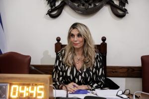 Η Άννα Καραμανλή