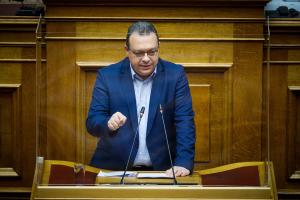 Ο Σωκράτης Φάμελλος στη Βουλή, Μάρτιος 2022.