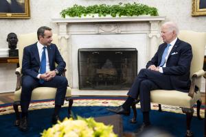 Κυριάκος Μητσοτάκης και Τζο Μπάιντεν στον Λευκό Οίκο