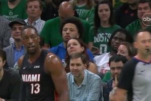 Ο Κυριάκος Μητσοτάκης σε αγώνα NBA