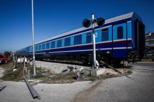 Σύγκρουση τρένου με αυτοκίνητο στα Τρίκαλα