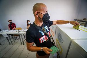 ΙΤΑΛΙΑ ΔΗΜΟΤΙΚΕΣ ΕΚΛΟΓΕΣ ΔΗΜΟΨΗΦΙΣΜΑ