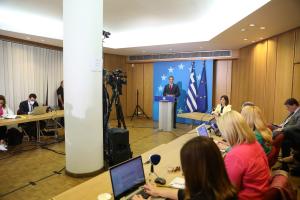 Ο Κυριάκος Μητσοτάκης παραχωρεί συνέντευξη
