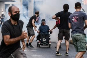 Επίθεση της αστυνομίας σε ΑμεΑ