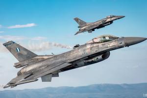ΜΑΧΗΤΙΚΟ F-16 ΠΟΛΕΜΙΚΗ ΑΕΡΟΠΟΡΙΑ