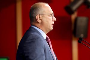 Ο Γιάννης Οικονόμου