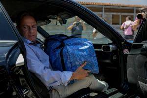 Ο Δημήτρης Λιγνάδης κατά την αποφυλάκισή του